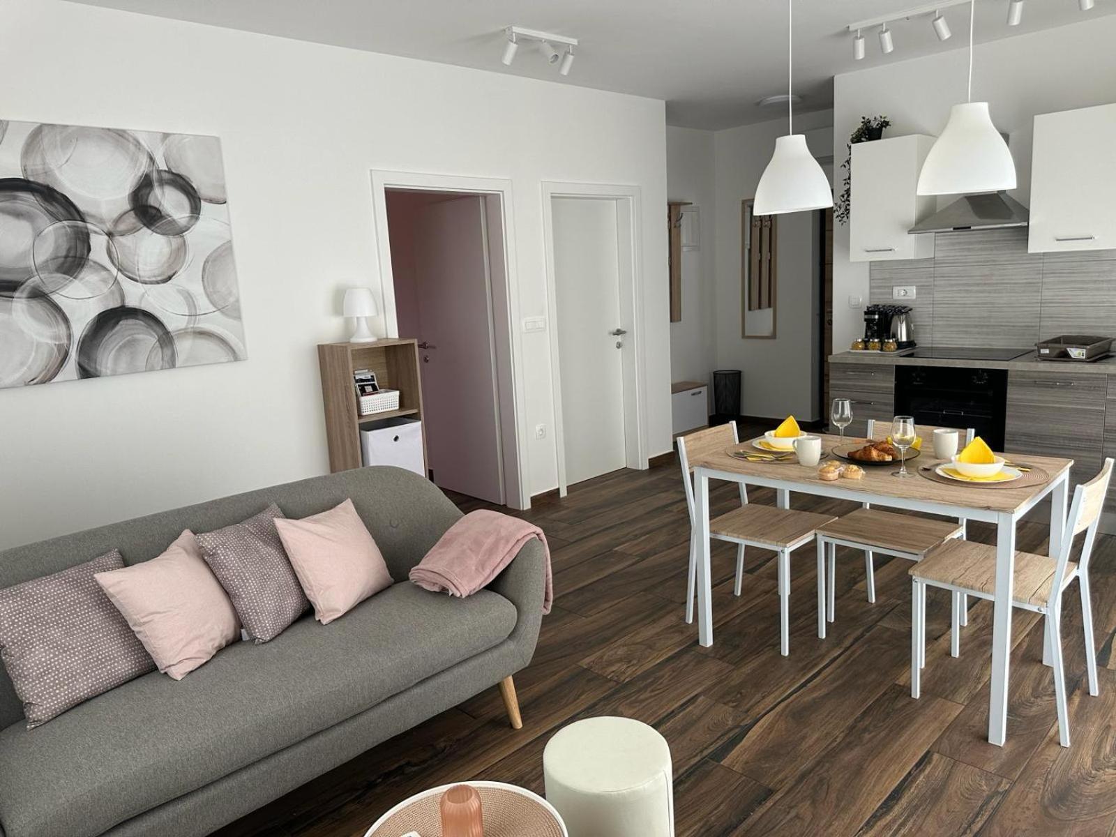 Apartments Harmony Hills Pula Extérieur photo